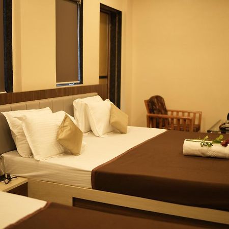Hotel Sitara Inn Ratnāgiri Exteriör bild
